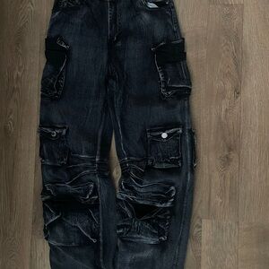 Black #Y2K cargo jeans